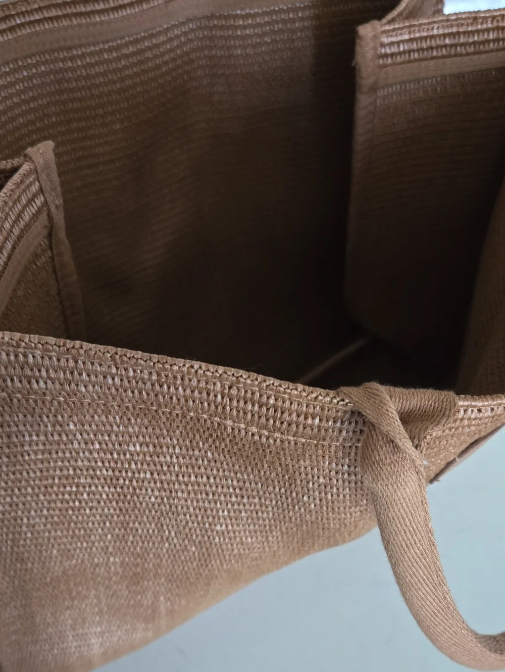 New Never Used Burberry Woven Staw Raffia Tote Bag Carmel Brown Burberry Goddess